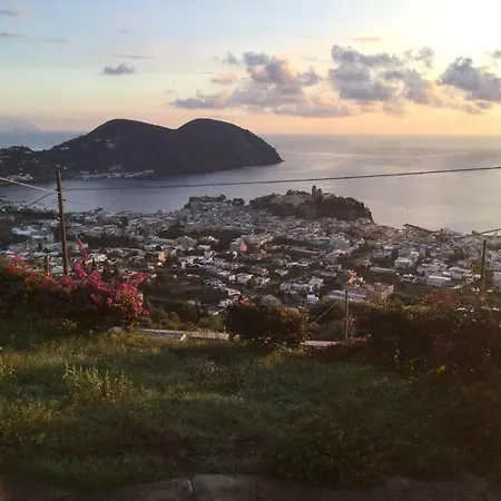 Con Panorama Unico , Ampia Veranda * Липари